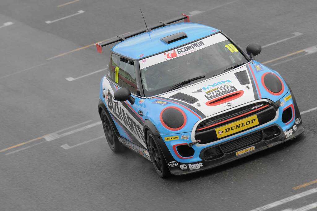 Mini JCW at pit Straight Snetterton