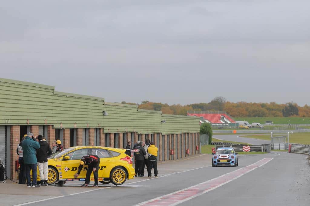 a nice quiet day at snetterton