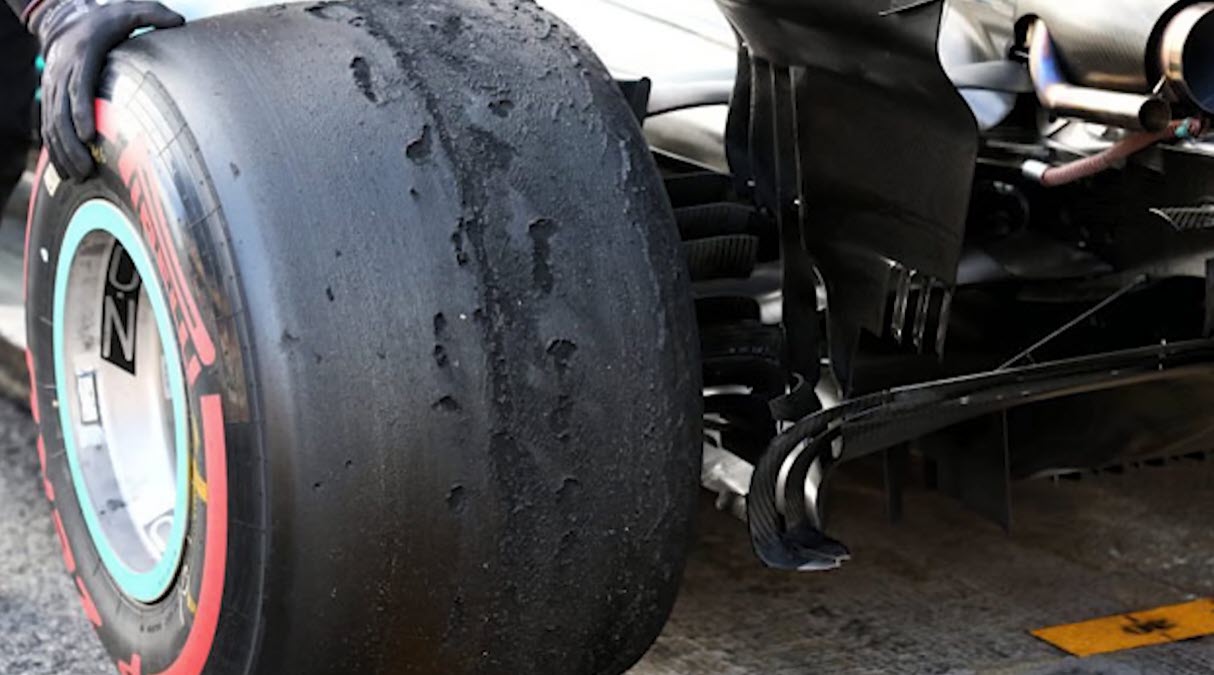 Example of tyre damage to an F1 car
